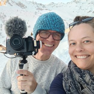 Kameramann mit Assistenz beim Dreh des Imagefilms mit Gimbal